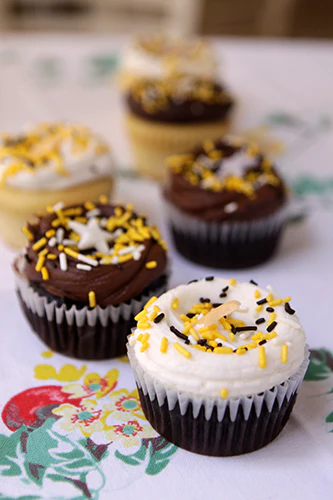 Holiday Cupcake - Image 2